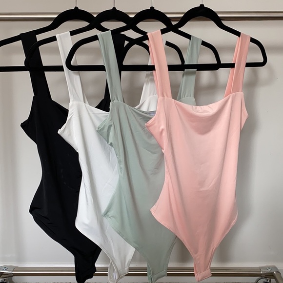 AIRY - Sage Sleeveless Cut-Out Back Bodysuit - Picture 9 of 9